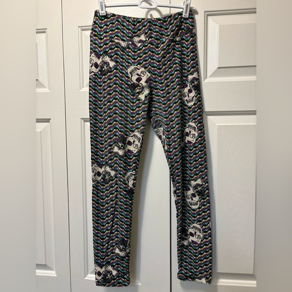 LuLaRoe leggings zig zag skulls